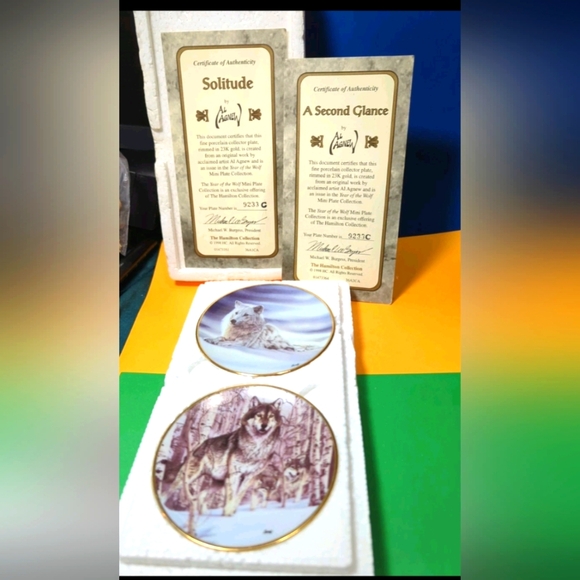 🐾WOLF 2 Plates (1998 The Hamilton Collection) Solitude & A Second Glance #9233C - Picture 1 of 12